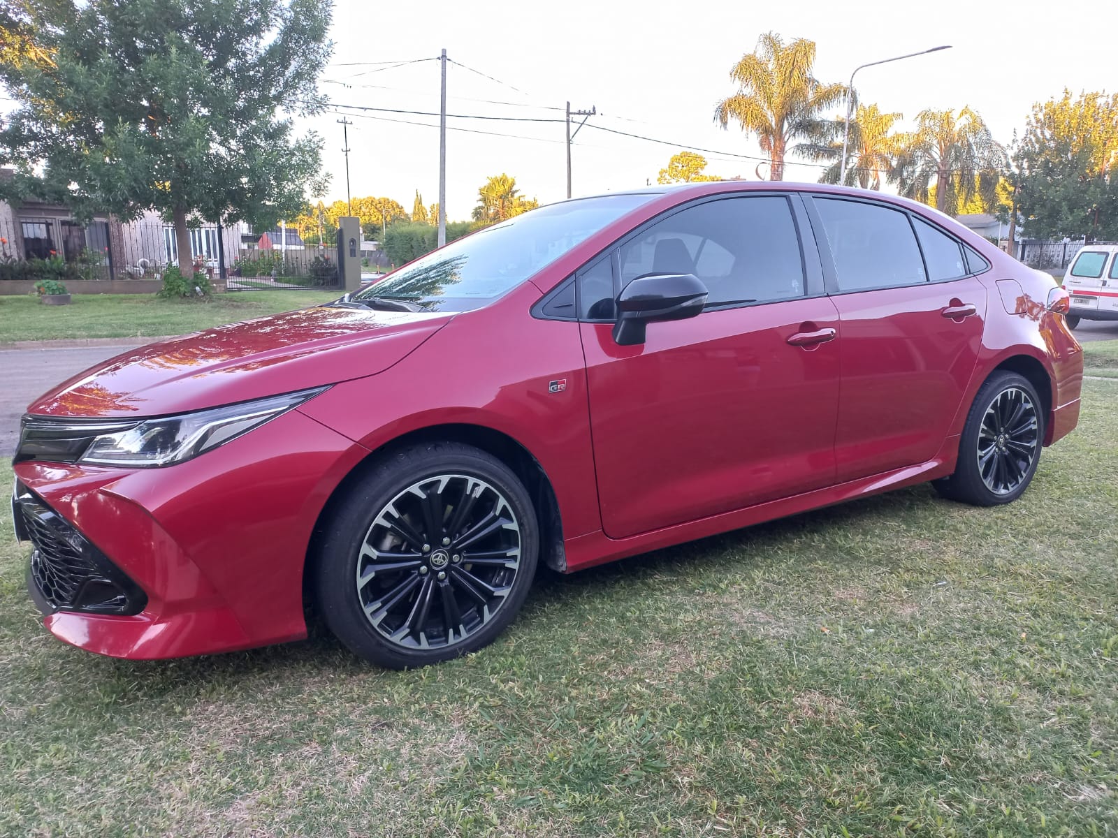 TOYOTA - COROLLA  GR - AUTOMÁTICA - 2023